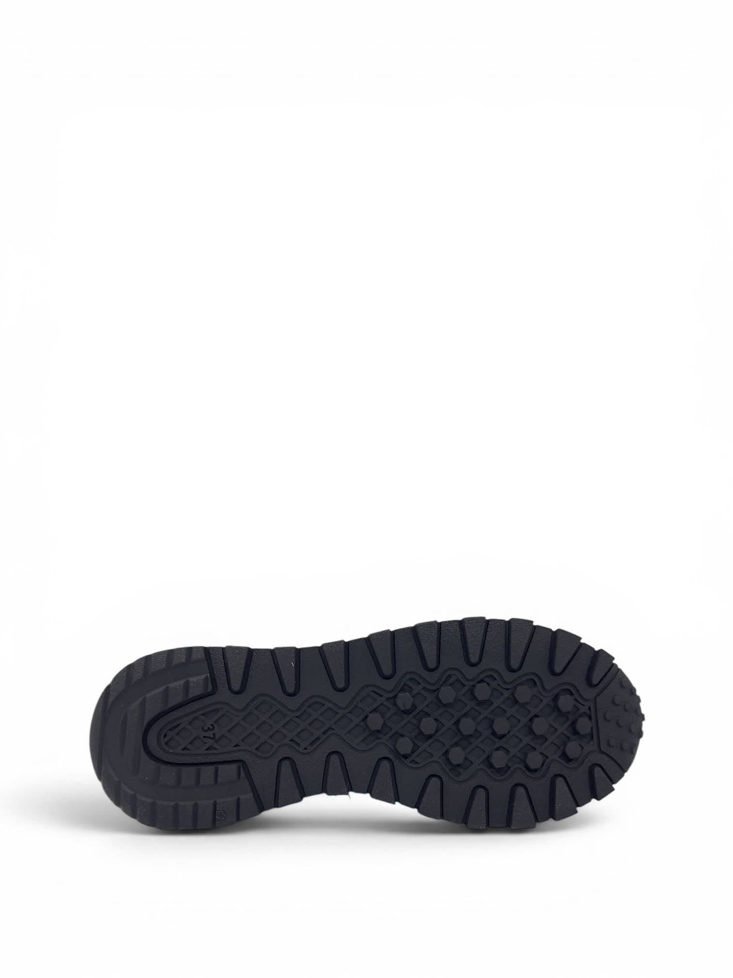 Siyah Hakiki Deri Kroko Detaylı Zımbalı Kadın Sneaker (255011)
